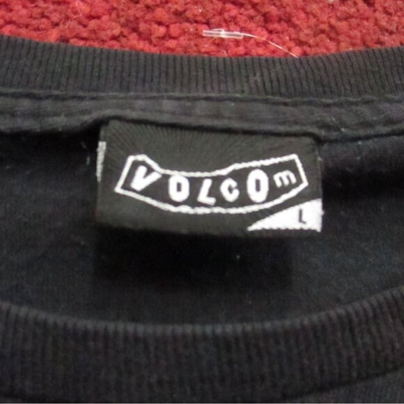 Volcom Mens Black T-Shirt With Graphic Print Stripe Logo Large Skater - Picture 4 of 7